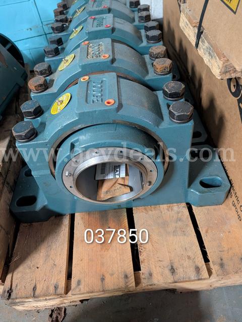 Lot of 13 Dodge Industrial Bearings β Models 070061, 037850 & 070062