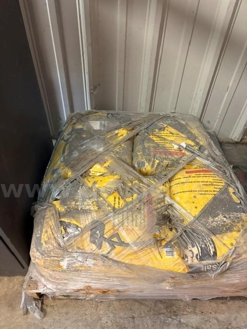 De-ising salt Standard rock salt (sodium chloride) bags 2 pallet loads