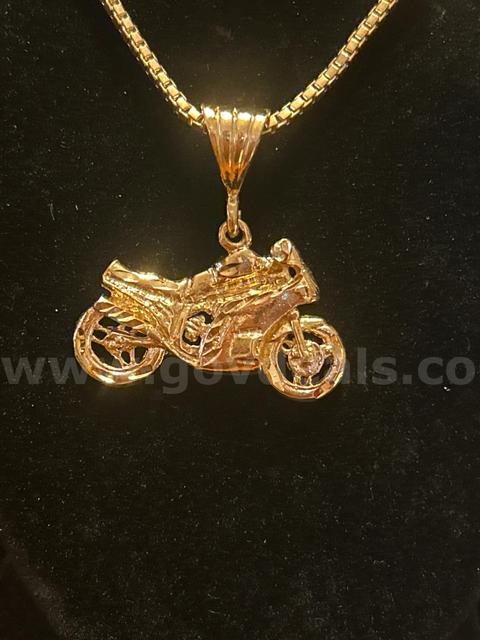 24k Gold, 21β Box Link W/ Large Motorcycle. Read β¬οΈ
