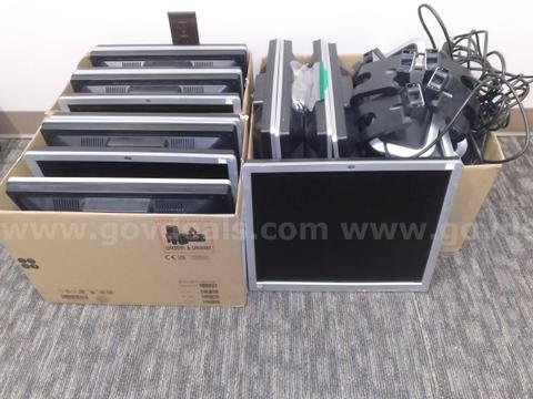 14 HPL1910 Monitors