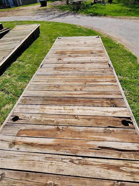 Floating dock