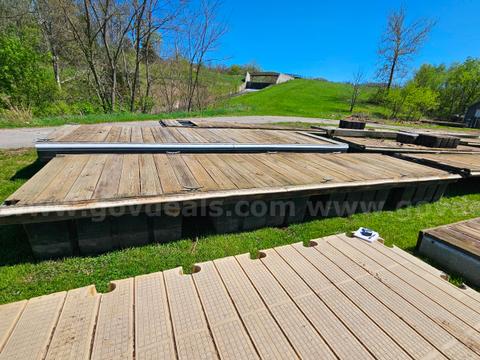 Floating dock