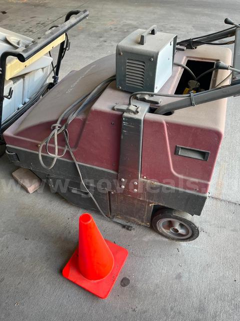 MinuteMan Kleen Sweep 35 with Battery Charger