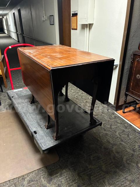Dining room table