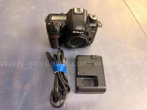 FREE SHIPPING - Nikon D7500 20.9MP Digital SLR Black Camera Body Works