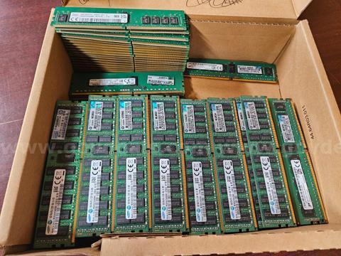 8GB & 16GB PC4 Server RAM - Lot of 103 Sticks Mixed Brand DDR4 Memory β