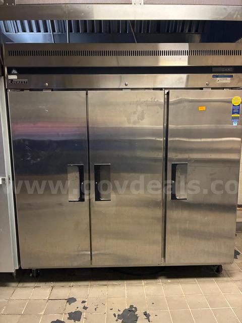 Stainless steel reach-in refrigerator