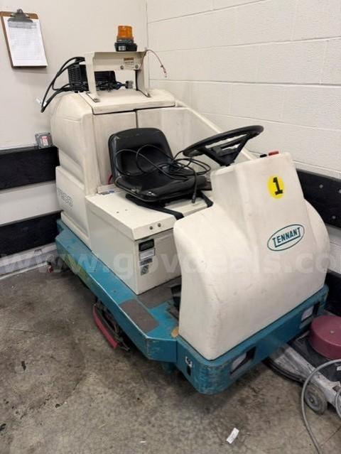 Tennent 7200 Floor Scrubber