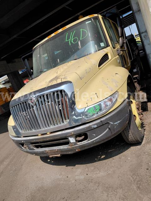 2005 International 4200 LP