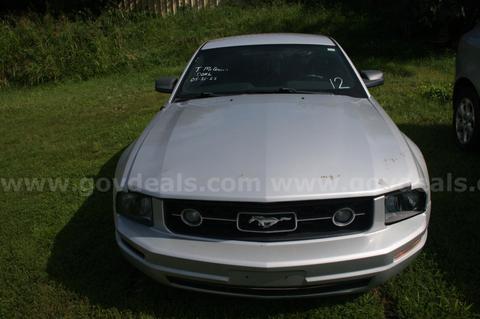 2008 Ford Mustang V6 Deluxe Coupe