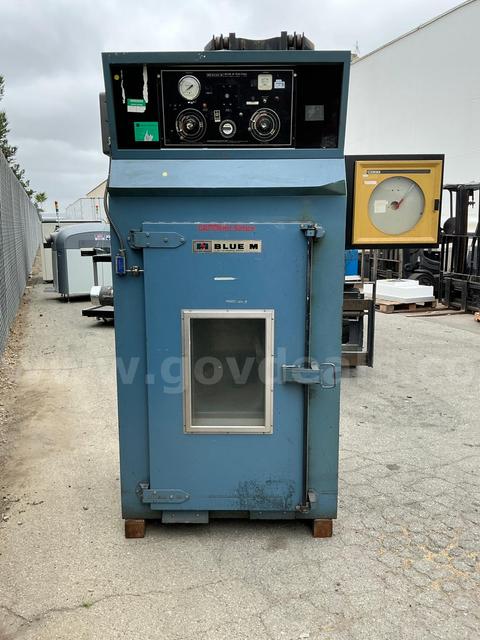 Blue M Industrial Laboratory Oven - 600°F - 208V 3 Phase