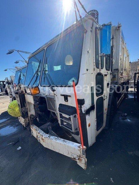 2017 Mack LR613