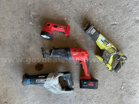 Lot of 3 Sawzall and flashlight reciprocating saw