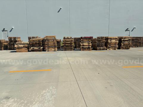 Wood Pallets - Used Lot of 230 pallets