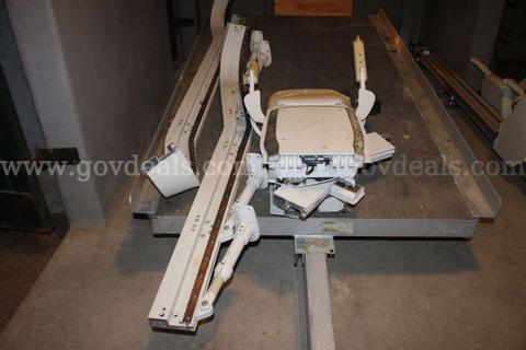 ACORN CURVE 80 STAIR LIFT