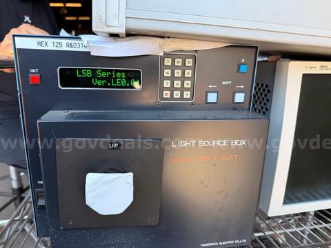 Tsubosaka LSB-111BAT2 Light Source Box Camera Optical Test Equipment