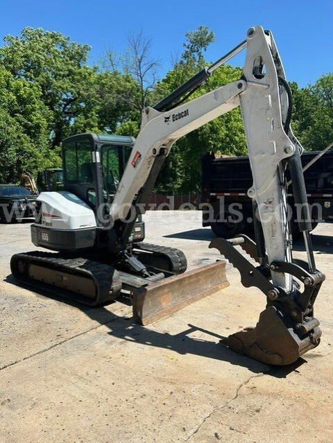 2015 Bobcat E55 Mini-Excavator w/quick attach buckets & Rock Hammer (Deluxe Cabin w/heat & air)