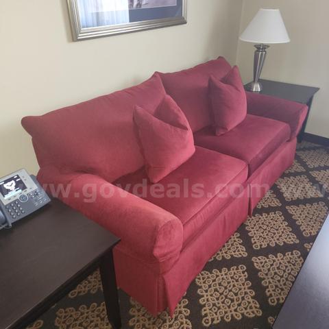 RED CLOTH COUCH