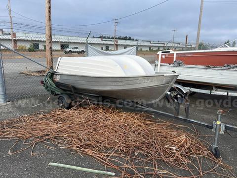 Sea Nymph aluminum V-hull utility boat with Trailer and Evinrude 33 HP Motor