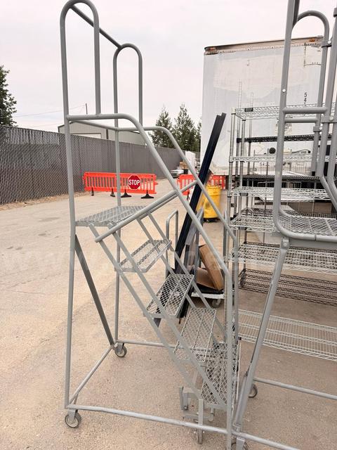 4-Step Industrial Rolling Safety Ladder 450 lb Capacity Steel Platform Ladder