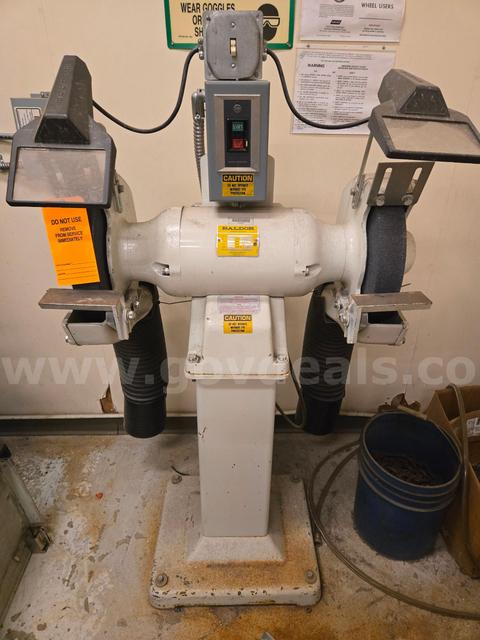 Shop Equipment - 2 grinders, 2 rolling body jacks, 1 shop vac