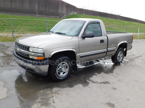 2000 Chevrolet Silverado 1500 Reg. Cab Short Bed 4WD