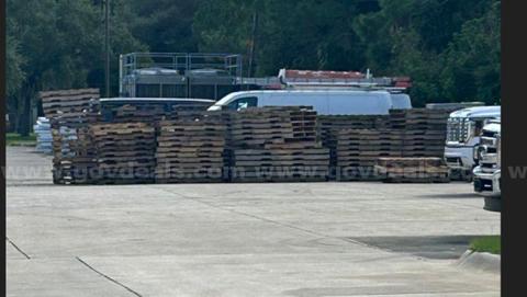 Wooden Pallets 215(+/-) - Daytona Beach PO FL