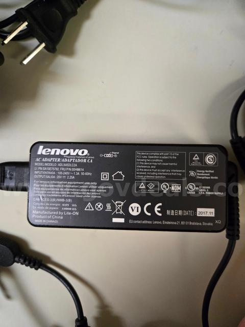 IT - Lot #672 - Lot of 6 - Lenovo 40W Adapters