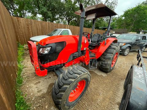 2017 KUBOTA M6060HD Tractor