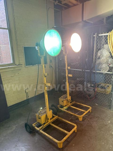2 Large standing work lights