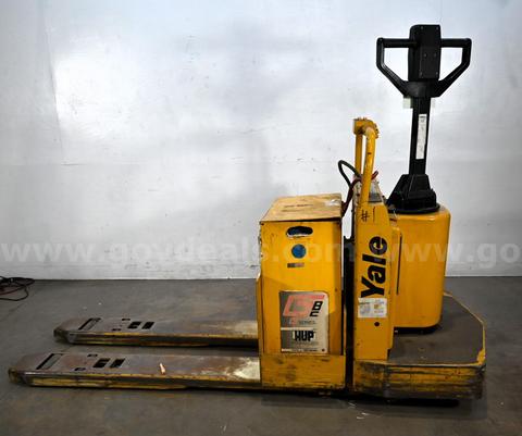 Yale MPE060LCN24T2748 Electric Motorized Hand Truck
