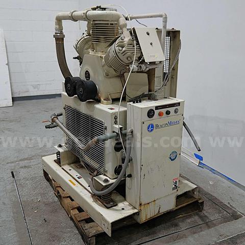 Hitachi Air Compressor w/ Beaconmedaes LifeLine Manifold