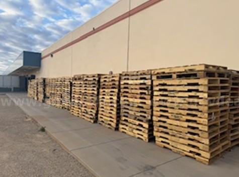 Lot of 450(+/-) Wood Pallets: El Paso, TX