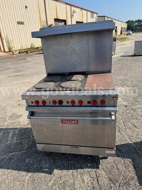 Vulcan Standard Burner With 1 Long Double Burner Oven/Range