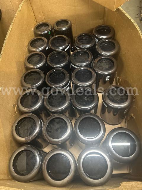 ALOT OF 49 Apple Mac Pro A1481 (2013) 12-Core 2.7GHz 12GB /16GB NO HDD