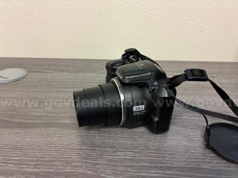 FUJIFILM FINEPIX S8600 CAMERA