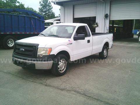 2014 Ford F-150 XL 8-ft Bed, 2wd, 3.7-liter V6.