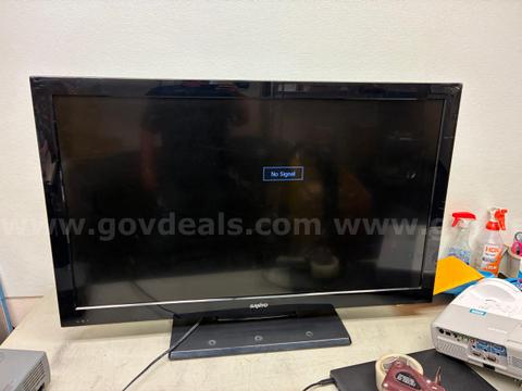 SANYO 45" TV