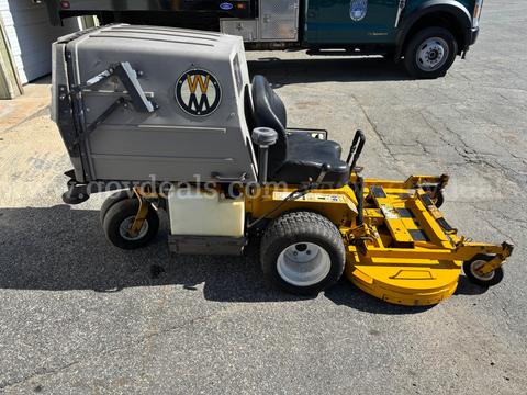 2014 Walker T25i Mower & Dethatcher Attachment