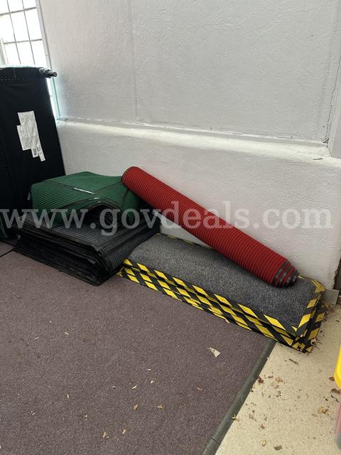 Lot of Commercial Floor Mats / Rugs β Multiple Sizes β Qty. 96