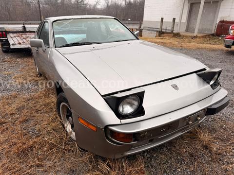 1983 PORSCHE 944 Clean Title STARTS