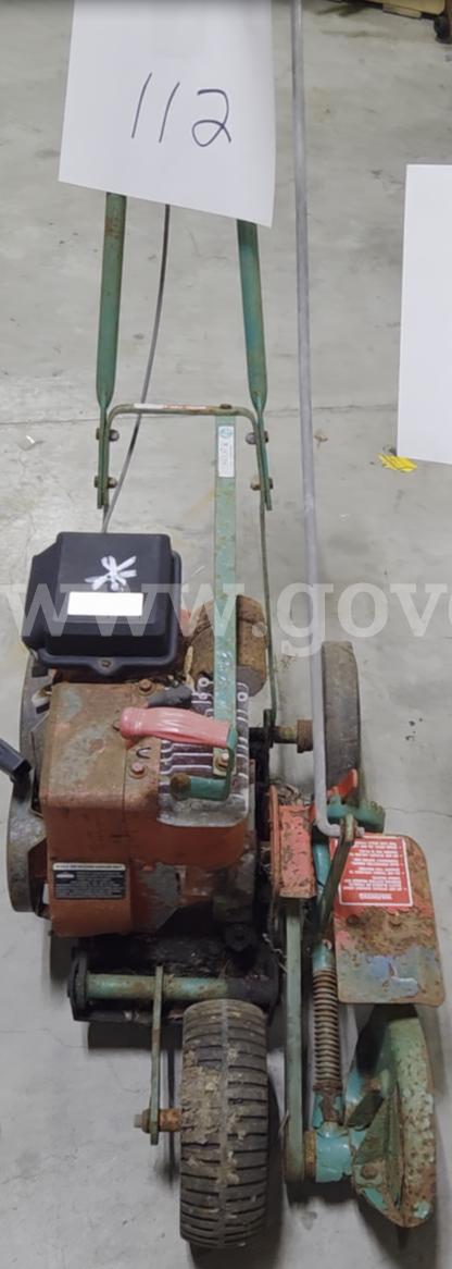 1998 Power Trim lawn edger Briggs & Stratton 4-cycle horizontal shaft engine