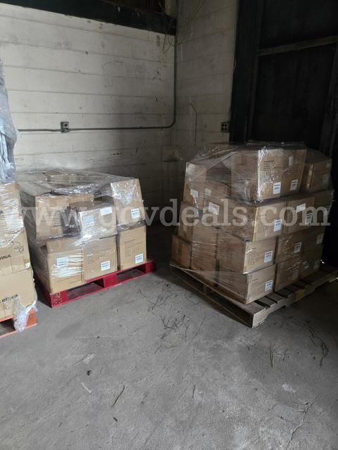 WAREHOUSE LIQUIDATION 2 PALLET NEW IN ORIGINAL PACKAGING ASSORTED GUMDROP LAPTOP CASES (600) PIECES TOTAL