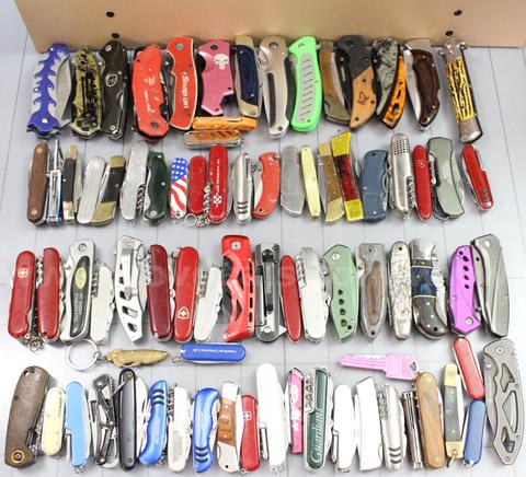 Approximately 12 lbs. of Assorted Knives, #35689