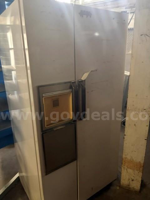 Refrigerators qty 2 Non Working