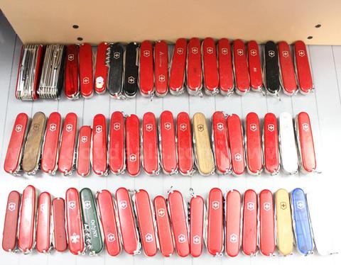 Approximately 10 lbs. Assorted Victorinox/Swiss Army Knives, #35600