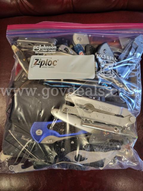 Bag of miscellaneous Knives & Multi-Tools