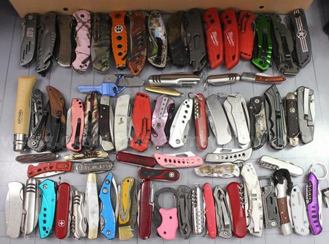 Approximately 12 lbs. of Assorted Knives, #35719