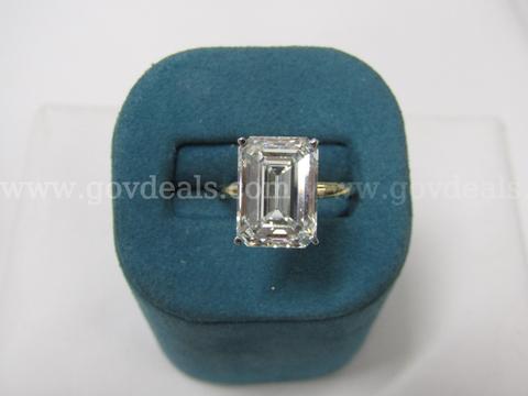 14k Ring (Size 7) w/ a 7.13 carat Emerald Shape Lab Grown Diamond IGI Certified