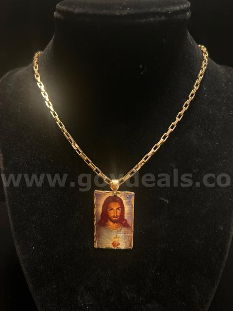 Beautiful, 20 Inch, 24k Gold, Box Chain Necklace W/ Sacred Heart of Jesus Picture Pendant Read ⬇️